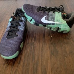 Nike Kobe 11 Size 6.5Y